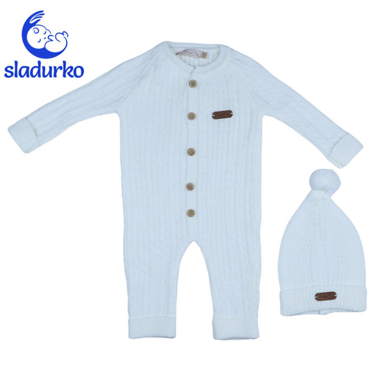 Плетен гащеризон с плетена шапка