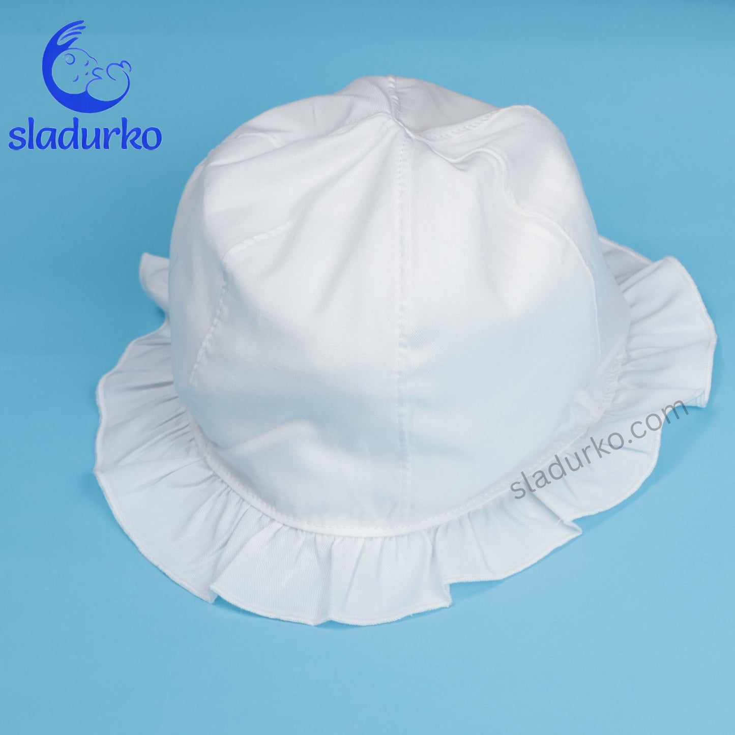 Нежна Бяла Лятна Шапка за Момиче – Защита и Чар за Най-Малките!