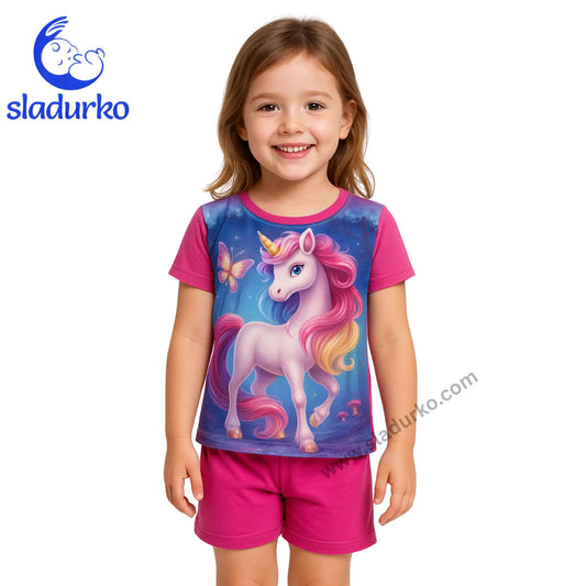 Удобна и цветна пижама