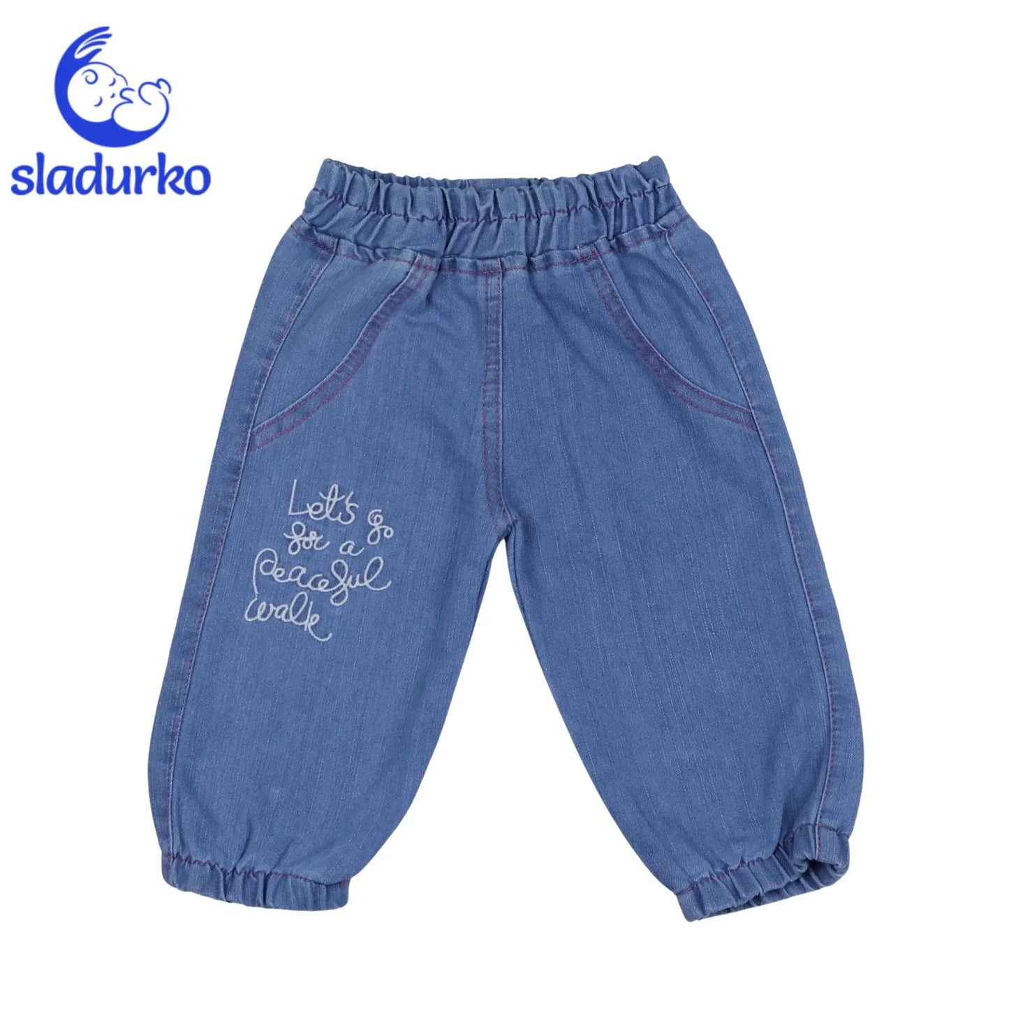 Светлозелена блузка и дънкови панталонки за момиче