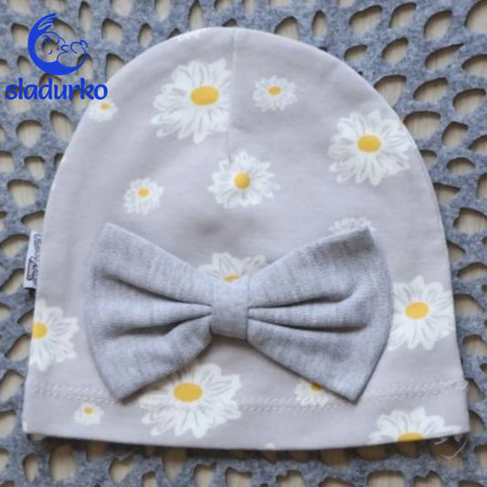 Весели шапки за момиче с панделка размер 6 -9