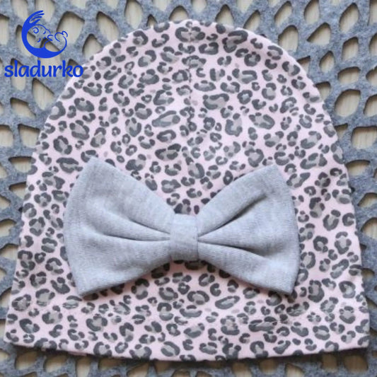 Весели шапки за момиче с панделка размер 6 -9