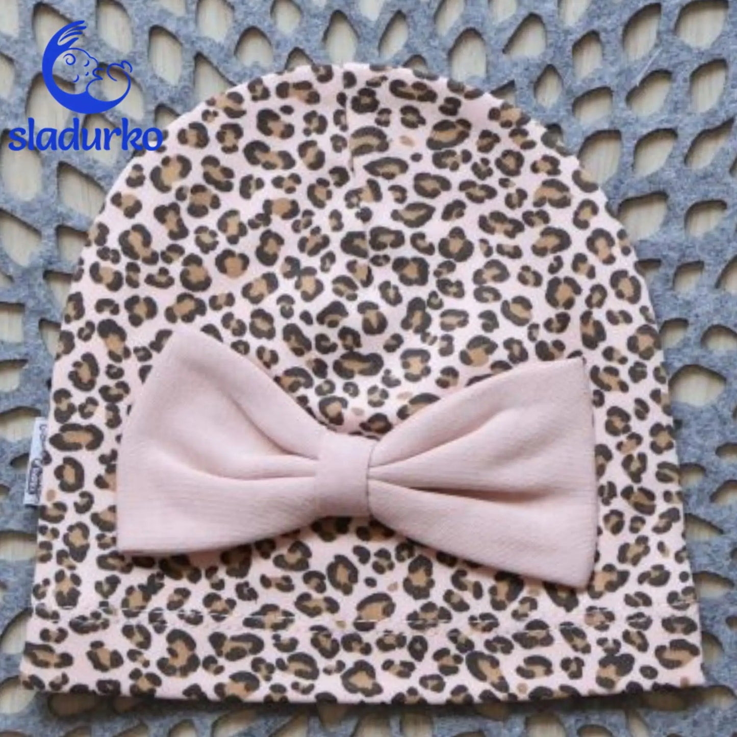 Весели шапки за момиче с панделка размер 6 -9