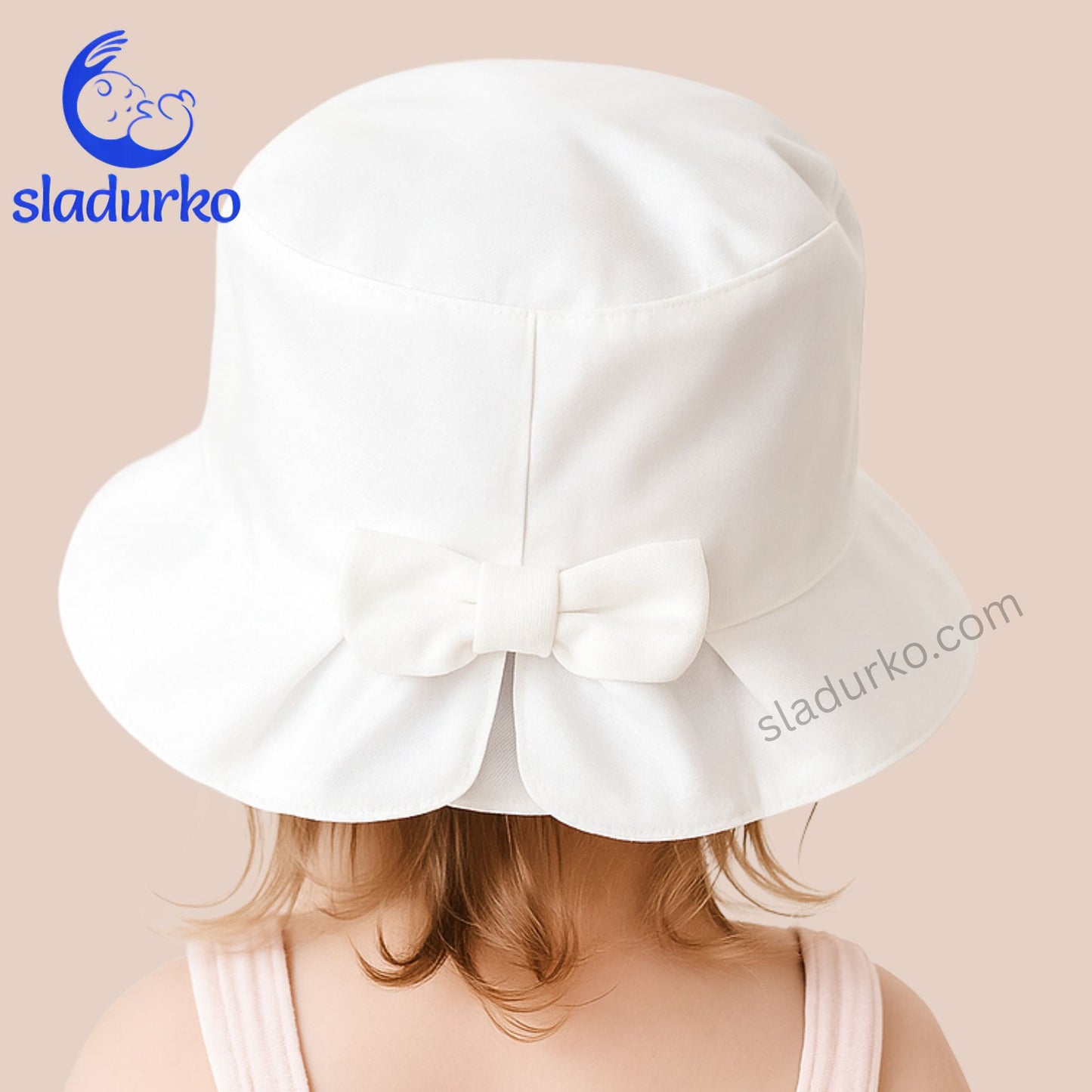 Елегантна Бяла Лятна Шапка за Момиче – Стил и Защита за Слънчевите Дни