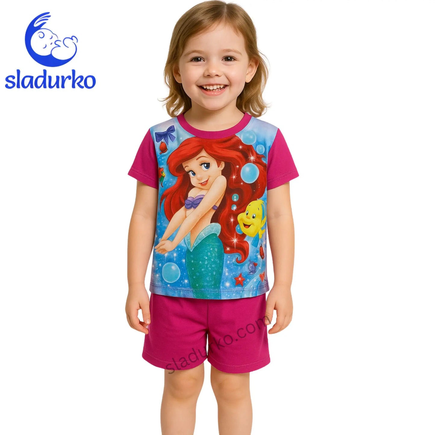 Удобна и цветна пижама за малки принцеси!