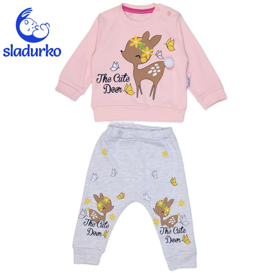 Розова блузка със сърничка и сиви панталонки