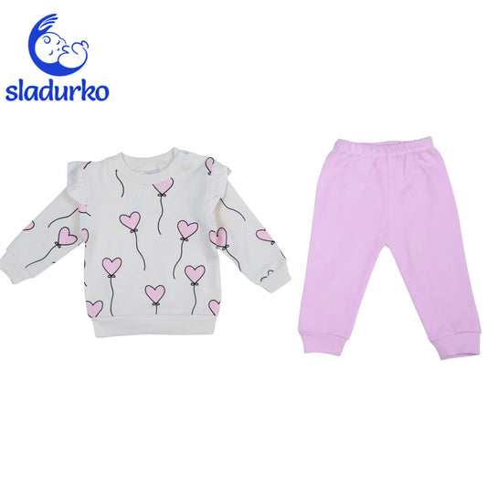 Блузка със закопчаване на рамото и панталонки