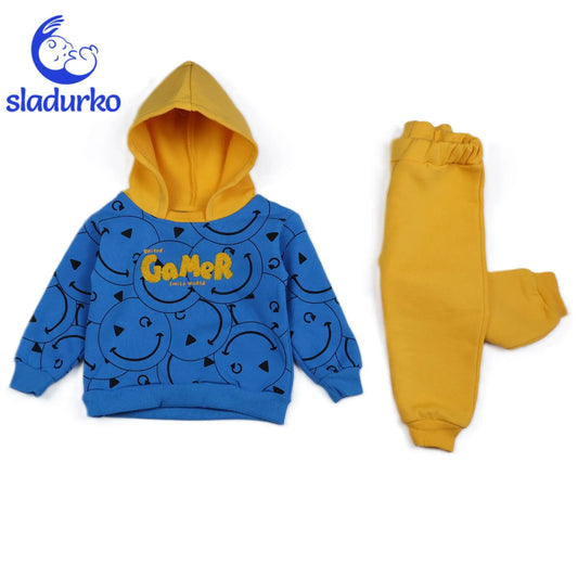 Блуза с качулка и панталонки за момче