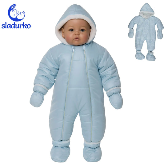 Зимен бебешки гащеризон  с ръкавички и терлички